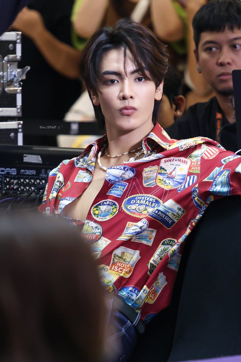 Dec_snap's tweet photo. นี่มันเสี่ยเชน ❤️‍🔥

JOONG DUNK AT SONGKRAN THE MALL BANGKAE​

@ChenRcj 
#จุงอาเชน #JoongArchen
#TheMallSongkranxJoongDunk https://t.co/9i0WzDsEio