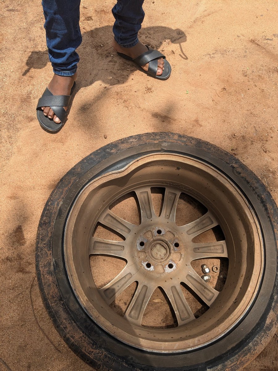 𝑸𝑼𝑳𝑰𝑾𝑨𝑺 tweet media