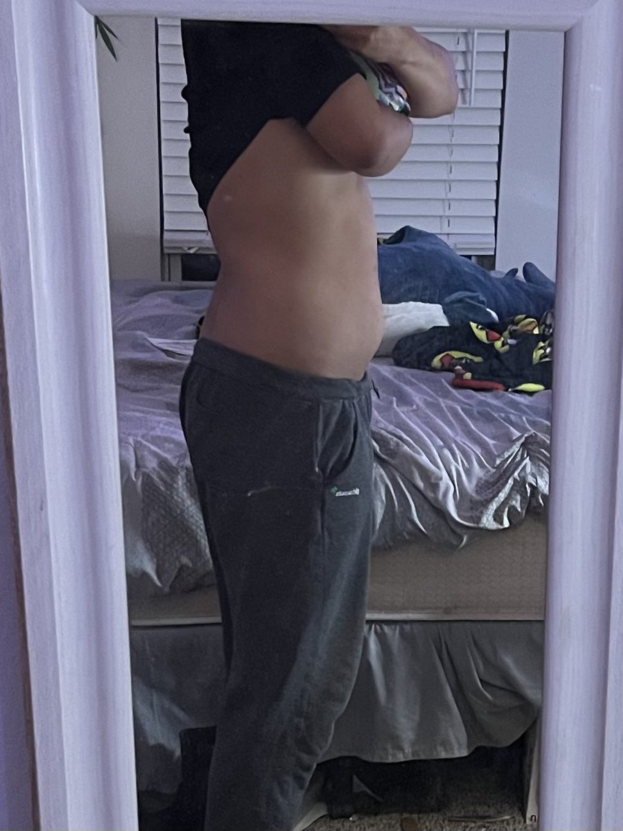 disordereddoggy's tweet photo. 1 am #bodycheck loll #edtwt
Also I swear my mirror is like distorted or something because i feel like i look taller and thinner specifically in this mirror i hate it just show me the truth that im super fat T^T https://t.co/RbNWDG5H0v