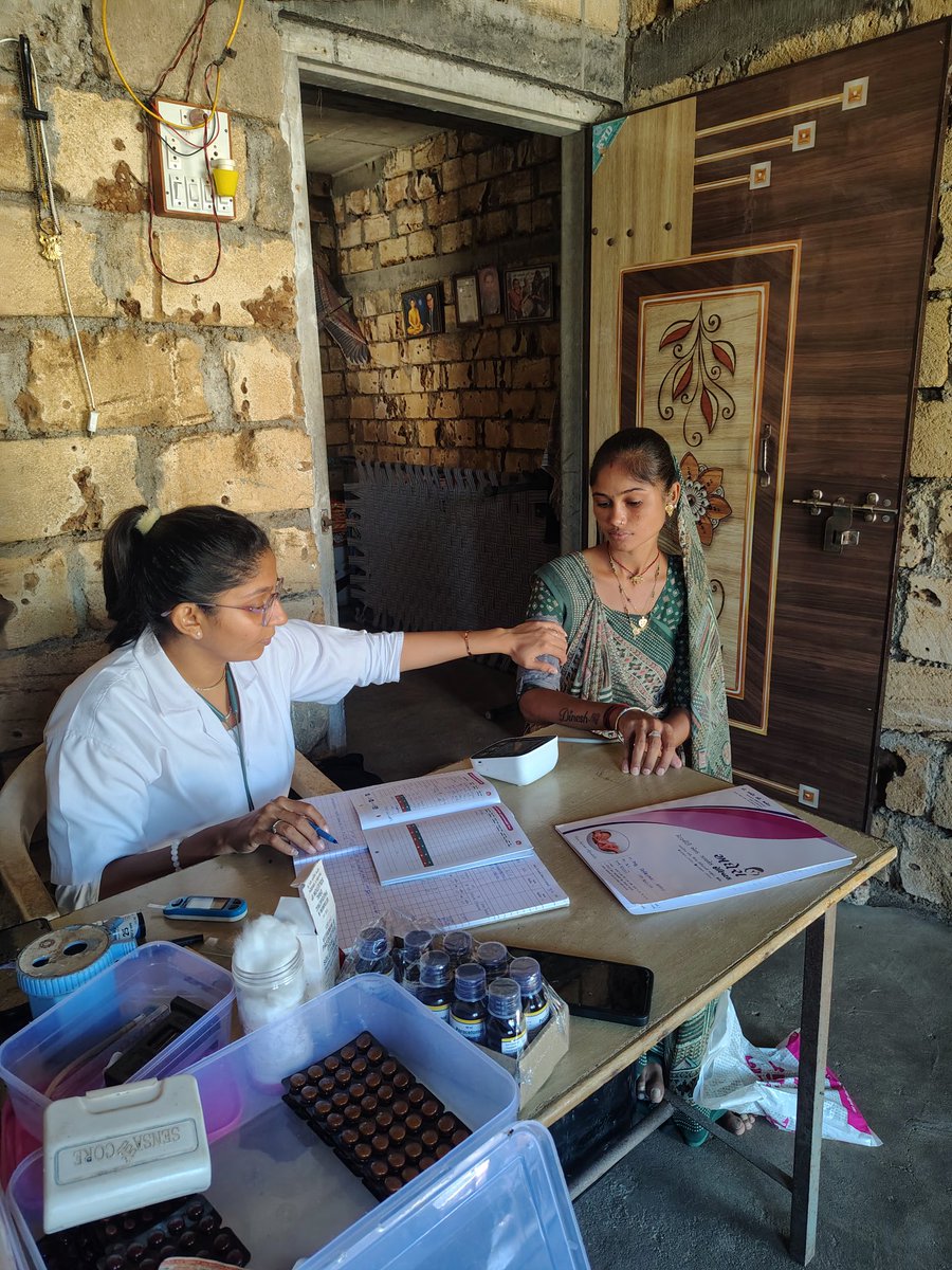 આયુષ્યમાન આરોગ્ય મંદિર વડિયા ના સેજના ગામ મા  આજે મમતાદિવસ ઉજવણી...
👉🏻સ્વસ્થ માતા -સ્વસ્થ બાળક.. 
👉🏻તમામ સગર્ભાબહેનો અને પાંચ વર્ષ સુધીના બાળકોને જરૂરી તપાસ અને રસીકરણ.<a href="/TeamHealthMalia/">Team Health Malia_Junagadh</a> <a href="/PHCAMRAPURGIR/">PHC AMRAPUR</a> .