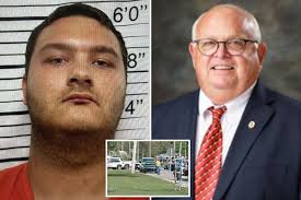 rahul4bisht's tweet image. Principal Kirk Moore, Pauls Valley HS hero, lunged at a gunman—took a bullet to the leg but saved countless student lives. No kids harmed thanks to his bravery!