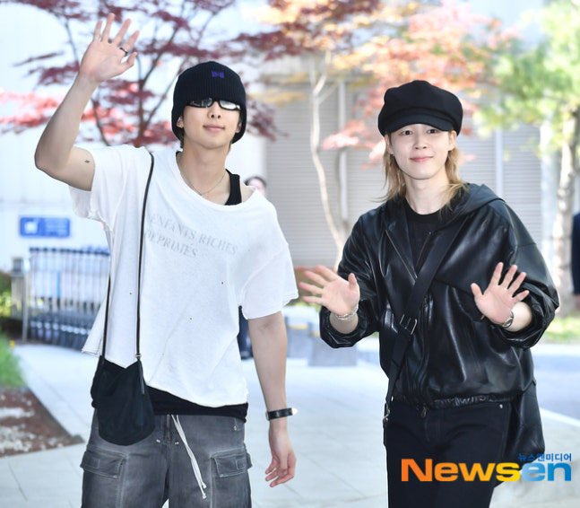 遂に、BTSが日本へ出国です✈️
プライベートジェットでの出発です。
7人の皆さん、東京におかえり！

シュガさんは別便かな…？
<a href="/BTS_twt/">방탄소년단</a>
