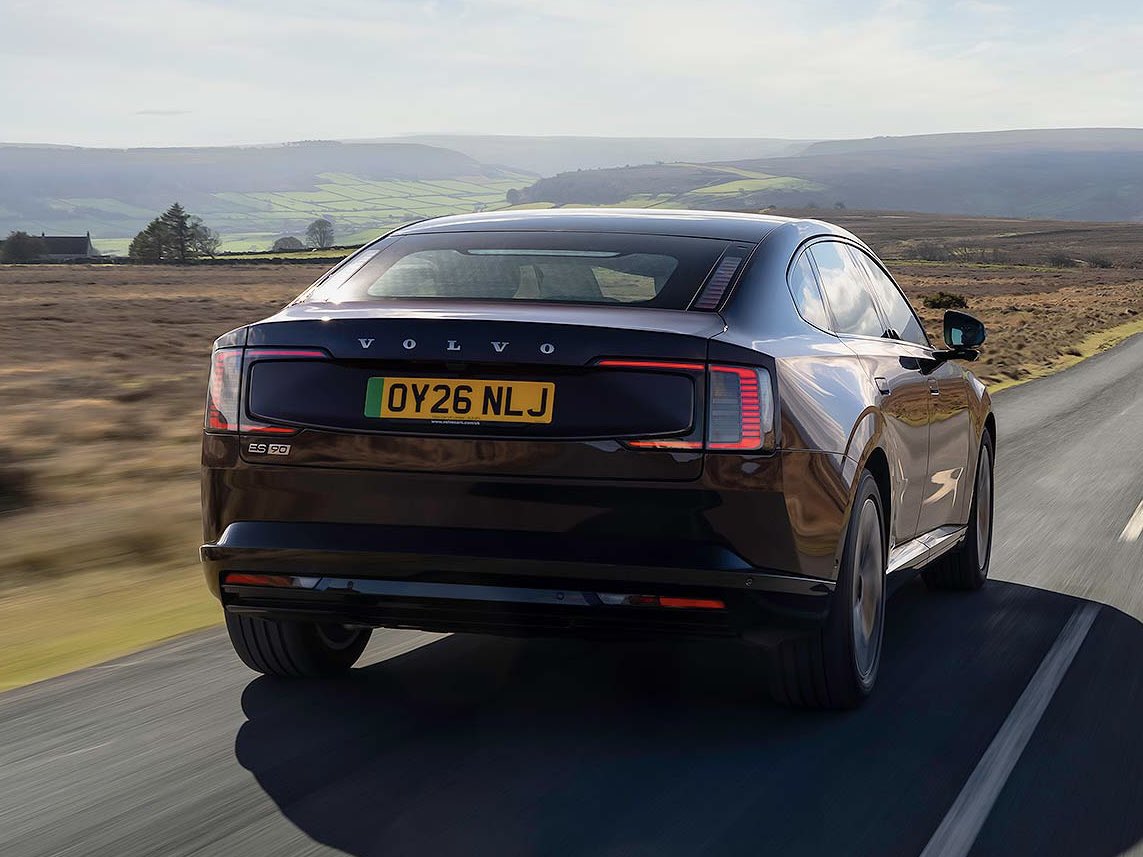 theintercoolerx's tweet image. ‘Volvo’s obsession with minimalist design and creating surfaces as clean and clutter-free as a freshly assembled, as yet unpopulated BILLY bookcase endures.’

@Andrew_Frankel drives the new electric Volvo ES90. 

Read or listen now on The Intercooler app and website. ⬇️