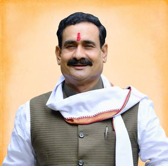 मध्यप्रदेश सरकार में पूर्व गृह मंत्री एवं वरिष्ठ भाजपा नेता डॉ. नरोत्तम मिश्रा जी को जन्मदिवस की हार्दिक बधाई एवं शुभकामनाए।
बाबा महाकाल से आपके उत्तम स्वास्थ्य एवं दीर्घायु जीवन की कामना करता हूं।
<a href="/drnarottammisra/">Dr Narottam Mishra</a>