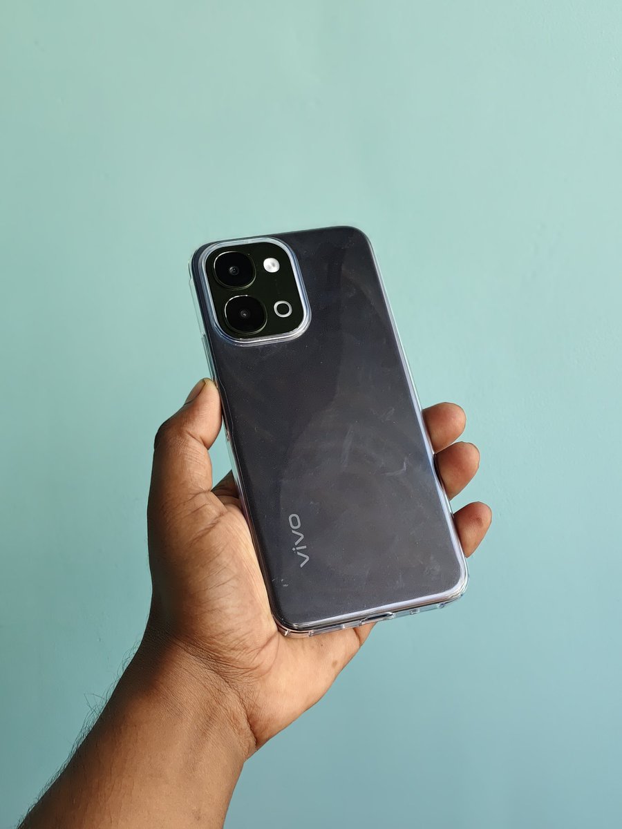 LoserAnant's tweet image. vivo T5X 5G starts receiving a new software update in India.

• March 2026 Android Security Patch
• Improves system security &amp;amp; stability
• Minor bug fixes / optimizations included

#vivoT5X #vivo