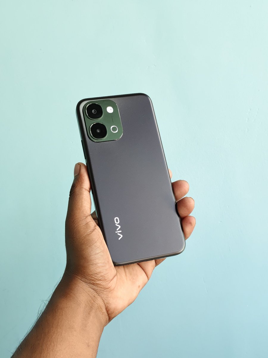 LoserAnant's tweet image. vivo T5X 5G starts receiving a new software update in India.

• March 2026 Android Security Patch
• Improves system security &amp;amp; stability
• Minor bug fixes / optimizations included

#vivoT5X #vivo