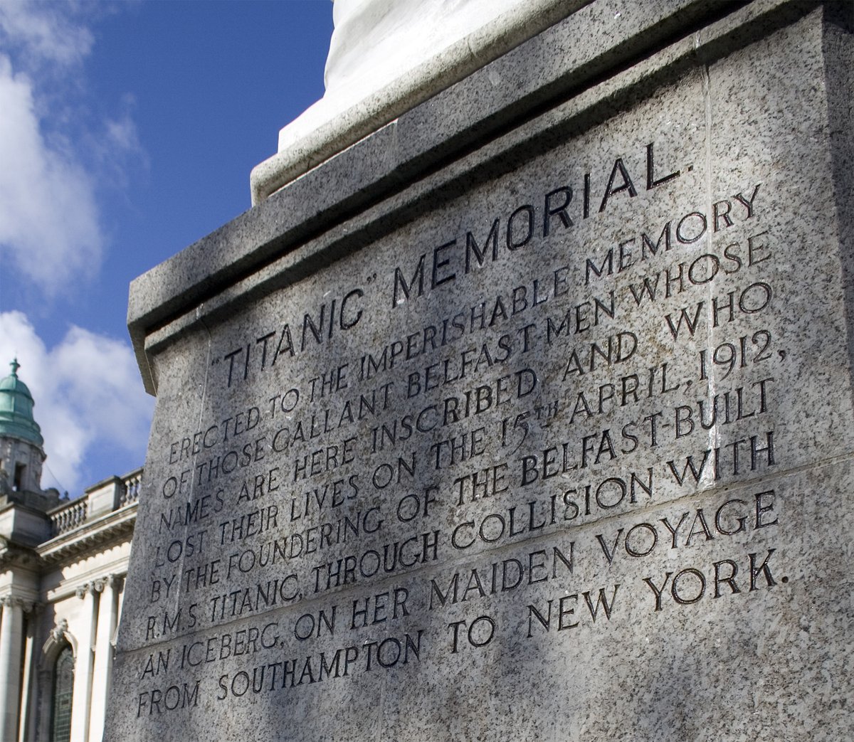 lorraineelizab6's tweet image. #Otd 2012: Titanic Memorial Garden, #Belfast City Hall opened. Centrepiece=1912 female personification of Death/Fate, holding laurel wreath over head of drowned sailor raised above waves by pair of mermaids. New 9 metre Plinth has names of 1,512 victims. bbc.co.uk/news/uk-northe…