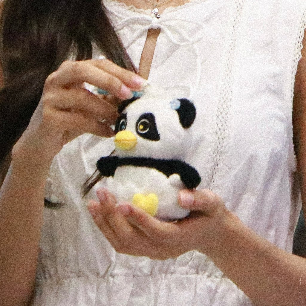 Jaysyj14's tweet image. That's how Feem Feem treats Lu Lu 🥺🤏🏽🤏🏽 

#Filmracha #LUNAR