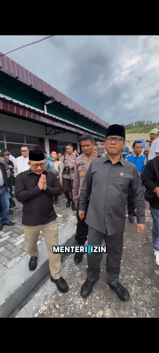 KEHADIRAN KOPERASI DESA MERAH PUTIH di desa jadi pengungkit percepatan kesejahteraan desa.. Bangun Desa Bangun Indonesia
<a href="/YandriSusanto/">Yandri Susanto</a>
@SekretariatNegaraRI
#BPSDMKementerianDesaPDT
#KDMPMensejaterakanMasyarakatDesa
#KerjasamaKDMPdanBUMDesa
#KerjaPendampinganDesaBerdampak