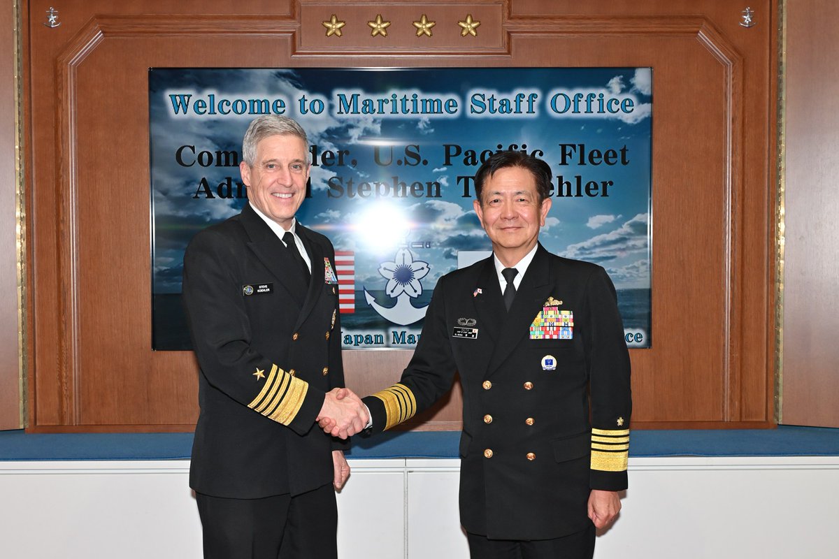 齋藤海上幕僚長は、米太平洋艦隊司令官ケイラー大将の表敬を受け、今後