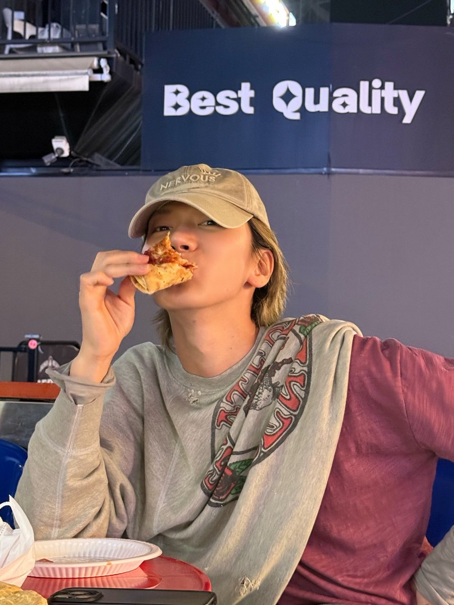 TENzenter tweet media