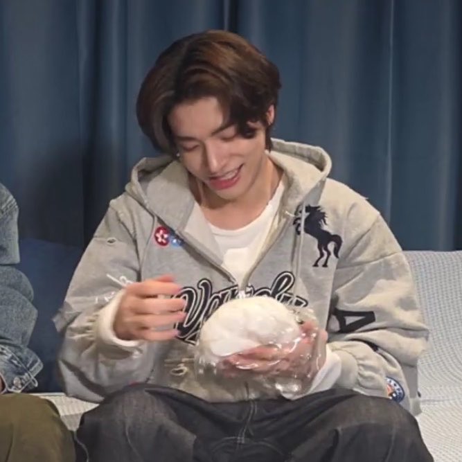 eris ⁷ tweet media