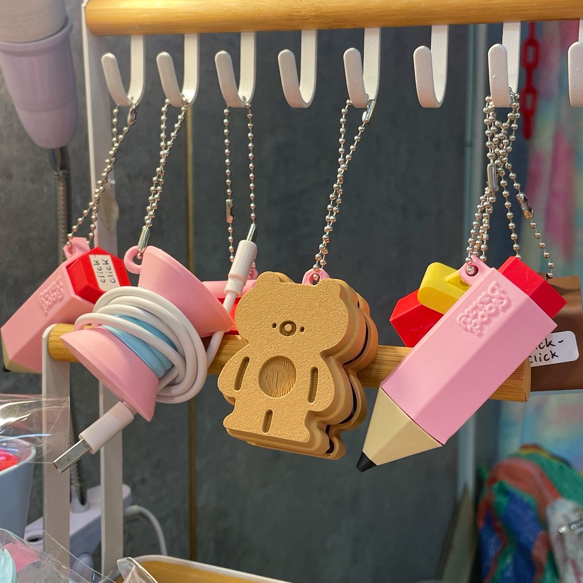 อเวจีสีชมพู tweet media