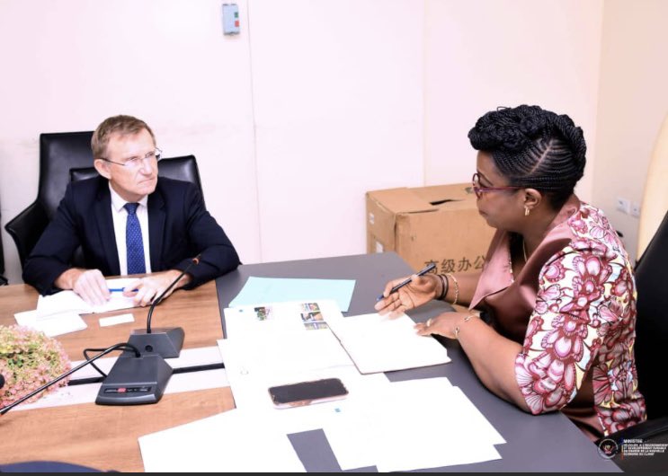 conan_herve's tweet image. #RDC Réunion de travail @AFD_France avec Mme Arlette Bahati Ministre déléguée à la Nouvelle Économie du #Climat  @meddgouvcd pour 
✅ présenter les appuis envisageables du programme 🇫🇷#AdaptAction pour accompagner la stratégie du @Gouvrdcongo dans le secteur de la #financeclimat