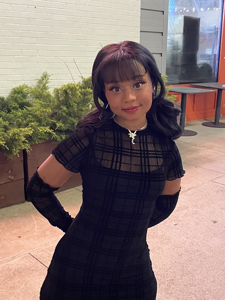 Lili ♡ tweet media