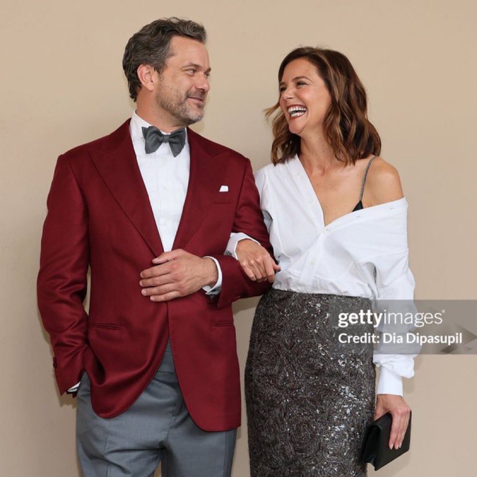 flowerfrost_'s tweet photo. KATIE HOLMES AND JOSHUA JACKSON, YOU HAVE NO RIGHT TO PLAY WITH OUR FEELINGS THIS WAY😭

(so beautiful, so stunning, the ogs) https://t.co/PXEjszFZL4