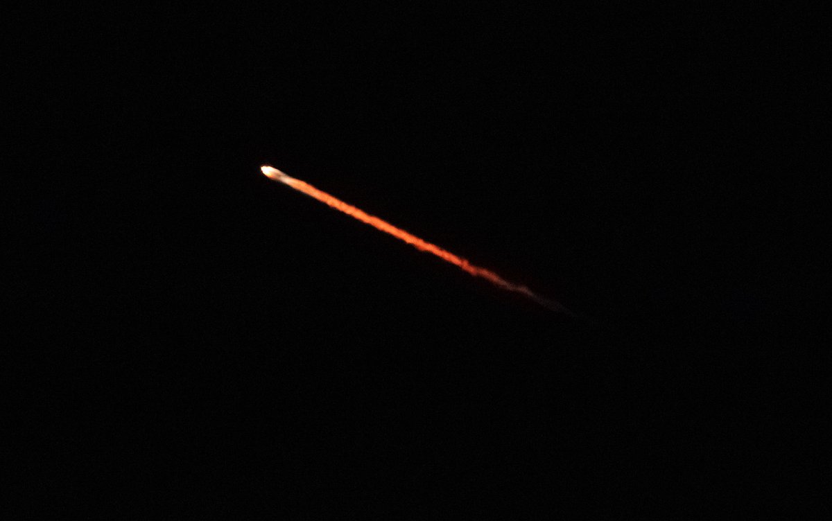 ShorealoneFilms's tweet image. (2) Another batch of @SpaceX @Starlink sat’s blast off from Vandenberg Space Force Base  @SLDelta30 on the #STARLINK 17-27 Mission w/ Booster B1082.21 making its 21st trip to Space &amp;amp; back, WELL DONE!! Photos from above #Glendale #CA 04-14-26