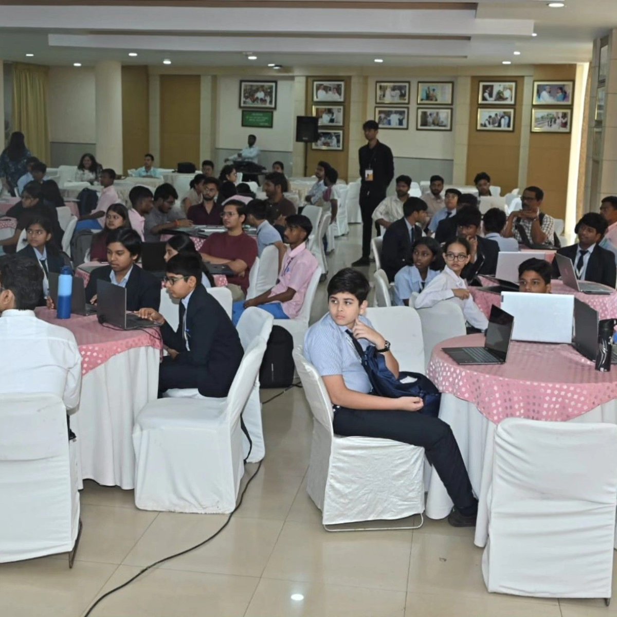 INDOUSSTF's tweet photo. YISL scales up in Odisha &amp; AP, transforming classrooms into high-energy "startup studios!"
Thanks @USAndHyderabad &amp; hosts @KIITUniversity, DAV, @SRM_Univ &amp; @ApIIITN_RGUKT for turning students into tech founders.
@StateDept @IUSSTF @STEAMVarsity
#STEM #ARVR #IndoUSCollaboration https://t.co/yv7PdZDksR
