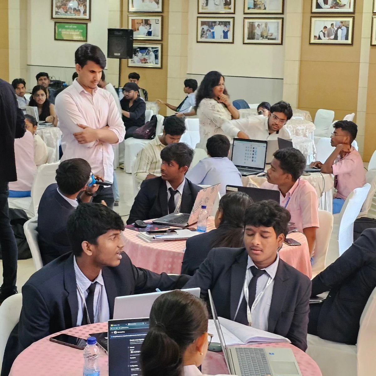INDOUSSTF's tweet photo. YISL scales up in Odisha &amp; AP, transforming classrooms into high-energy "startup studios!"
Thanks @USAndHyderabad &amp; hosts @KIITUniversity, DAV, @SRM_Univ &amp; @ApIIITN_RGUKT for turning students into tech founders.
@StateDept @IUSSTF @STEAMVarsity
#STEM #ARVR #IndoUSCollaboration https://t.co/yv7PdZDksR
