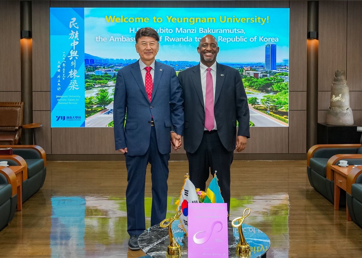 RwandainKorea's tweet photo. Today, I paid a courtesy call on Choi Oe-chool, President of Yeungnam University. It was a valuable opportunity to exchange views on the Saemaul Undong model and its continued relevance to sustainable development, particularly in advancing the United Nations Sustainable Development Goals.

President Choi emphasized a core pillar of the Saemaul Undong philosophy, the importance of leadership credibility in driving transformation. In his words, Rwanda’s progress stands as a compelling example of this principle in action, where credible, accountable, and visionary leadership has been central to delivering tangible development outcomes.

I was particularly honored by his strong admiration for Rwanda’s remarkable journey, and by our shared commitment to further strengthening partnerships between Rwanda and Yeungnam University.

———

오늘 영남대학교 최외출 총장님을 예방했습니다. 새마을운동 모델의 가치와 UN 지속가능발전목표(SDGs) 달성을 위한 지속적인 역할에 대해 심도 있게 의견을 나눌 수 있는 뜻깊은 시간이었습니다.

최총장님께서는 변화를 이끄는 새마을운동 정신의 핵심으로 리더십의 신뢰성을 강조하셨습니다. 특히 르완다를 그 대표적인 사례로 꼽으시며, 신뢰할 수 있고 책임감 있는 비전 제시형 리더십이 어떻게 실질적인 발전 성과로 이어지는지 높이 평가하셨습니다.

르완다의 놀라운 여정에 보내주신 깊은 경의에 진심으로 감사드리며, 앞으로 르완다와 영남대학교의 파트너십이 더욱 공고해질 수 있도록 함께 노력하겠습니다.