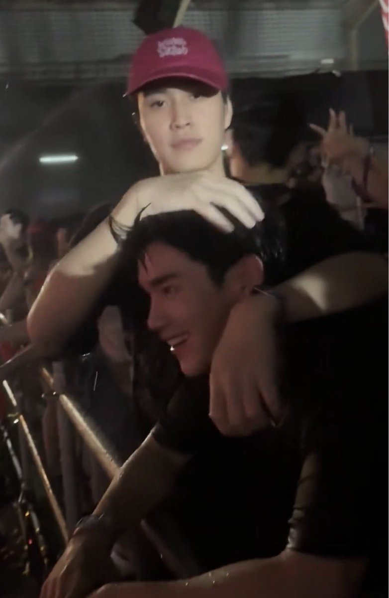 ilie ✿ tweet media