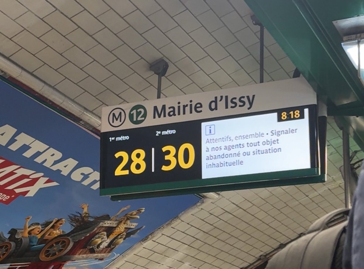 btnlisa_'s tweet photo. la ligne 12 me nique la vie https://t.co/q4uBymhyY0