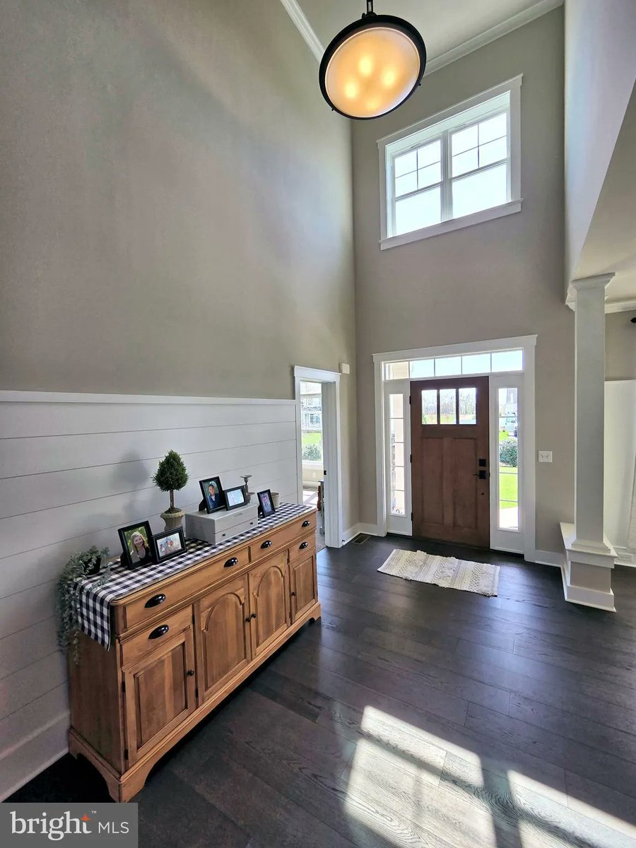 RisserGroup's tweet photo. 1071 Valley Crossing Drive, Lititz, PA, 17543
4 bed | 3 bath 3047 Sq. Ft.
Active | $835,000
https://t.co/BnVJZtLoZU
This immaculate home showcases exceptional craftsmanship and high-end finishes throughout, offering a true luxury living experience. Rich architectural details -... https://t.co/Y4I65yqCDX