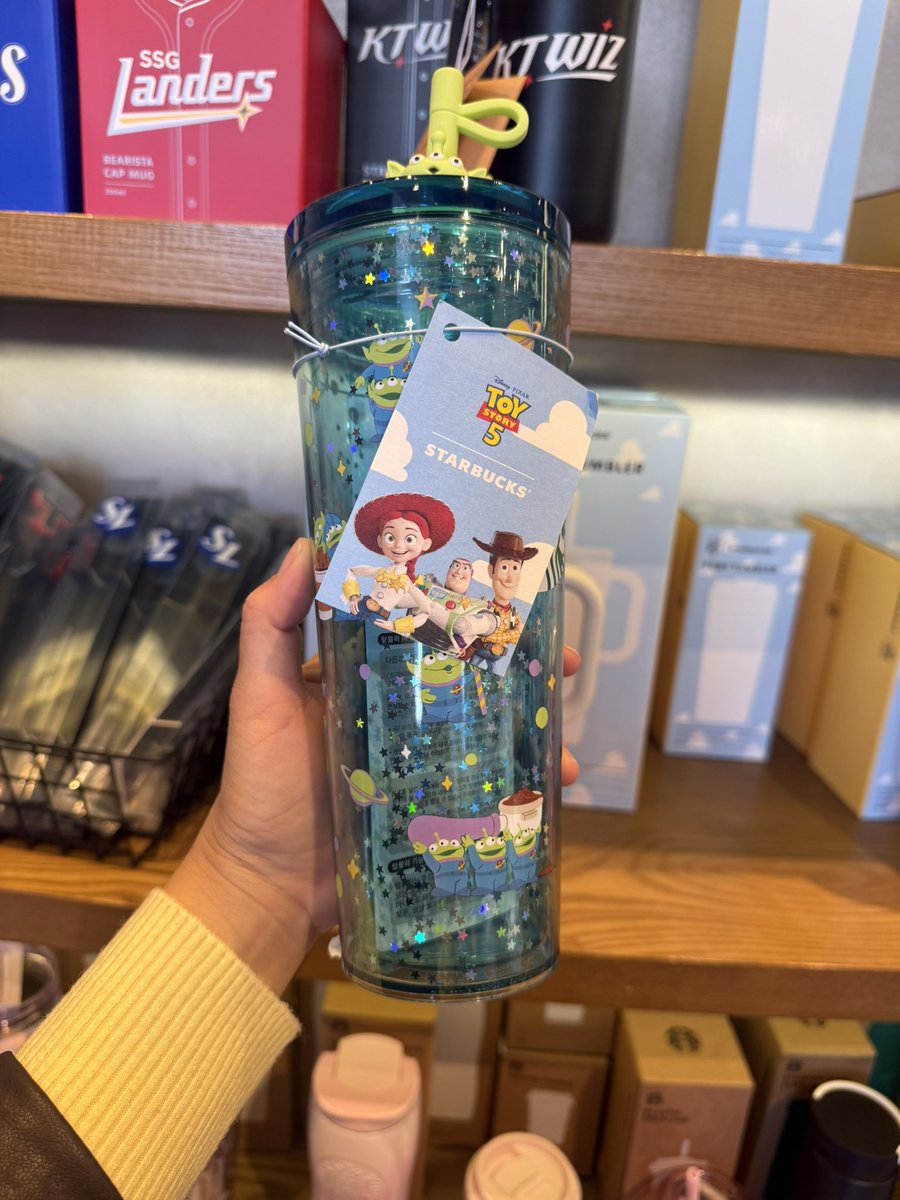 CookySince17🐰💜 tweet media