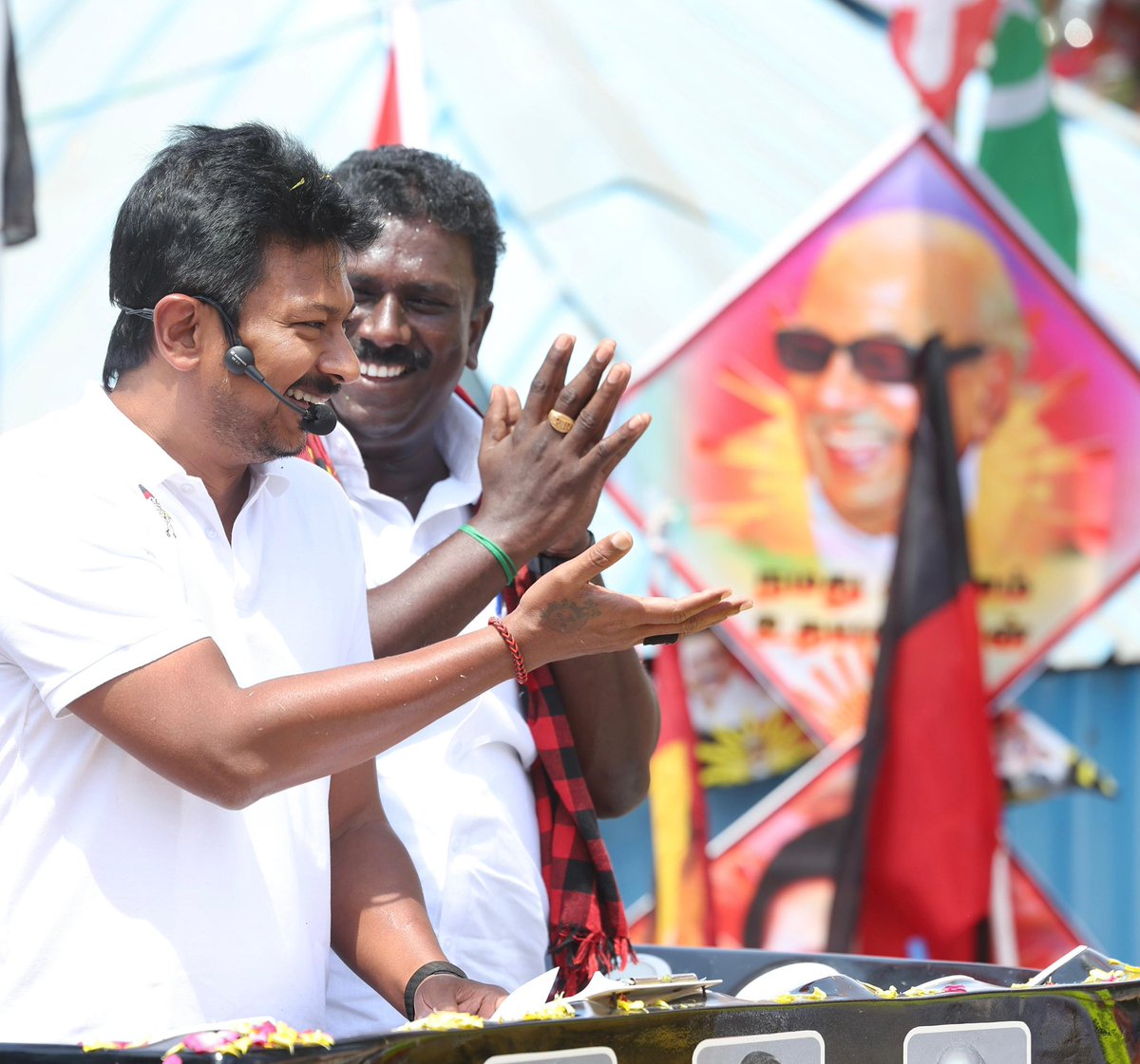 Udhaystalin's tweet photo. தூத்துக்குடி மாவட்டம் ஓட்டப்பிடாரம் சட்டமன்றத் தொகுதியில் தி.மு.கழகம் சார்பில் போட்டியிடும் அன்புச் சகோதரர்  @PmRamajeyam  அவர்களுக்கு இன்று காலை உதயசூரியன் சின்னத்தில் பிரச்சாரம் மேற்கொண்டோம். 

இளைஞர் அணியின் நிர்வாகியாக இருக்கும்போதே ஓட்டப்பிடாரம் சட்டமன்றத் தொகுதியின் வளர்ச்சிகாக அவர் செலுத்தி வந்த ஆர்வத்தை வாக்காளர்களிடம் சொல்லி ,  5 ஆண்டு கால கழக அரசின் சாதனைகளையும்- கழகத் தலைவர் @mkstalin அவர்கள் வெளியிட்ட #SuperStar தேர்தல் அறிக்கையின் சிறப்பம்சங்களையும் எடுத்துரைத்து உரையாற்றினோம்.  

 மதநல்லிணக்க மண்ணான தமிழ்நாட்டில் #திராவிடமாடல் 2.0 ஆட்சி அமைய அயராது உழைப்போம்! 

#DMK4TN #VoteForDMK #ஸ்டாலின்_தொடரட்டும்‌ #தமிழ்நாடு_வெல்லட்டும்