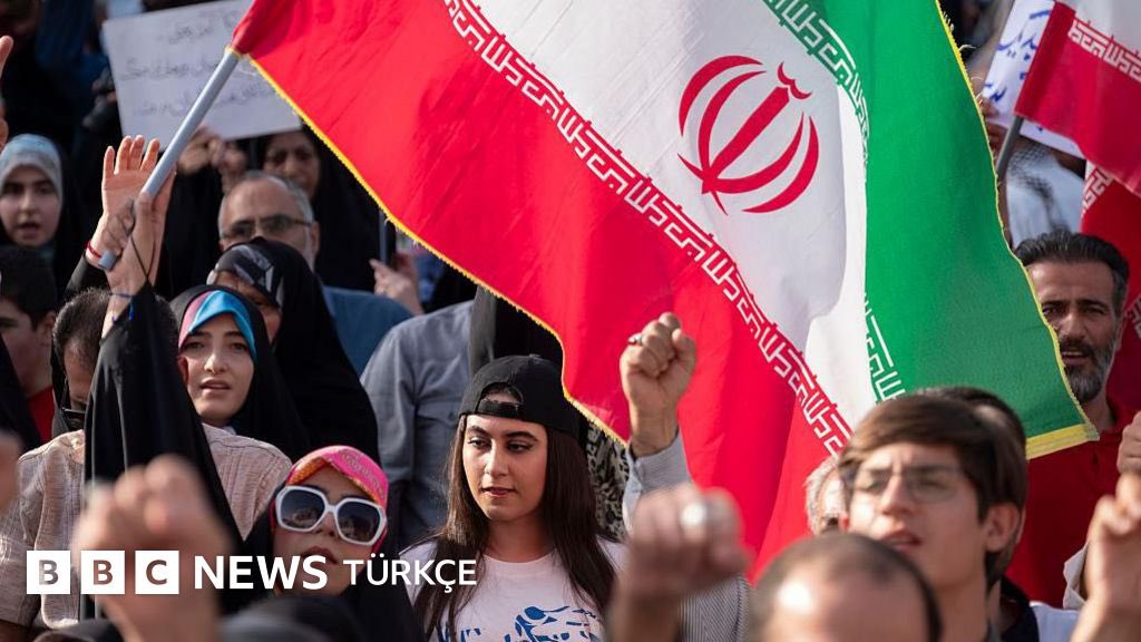 İran halkı tüm sorunlarına rağmen ABD/İsrail saldırısı karşısında ülkelerine sahip çıktı, ne ayaklandılar, ne göç ettiler.
İran, medeniyet geçmişi ve devlet ciddiyetiyle direndi, yıkılmadı.

Bu yönleriyle dünyada büyük sempati topladılar ve imajları değişti.
Filistinden sonra