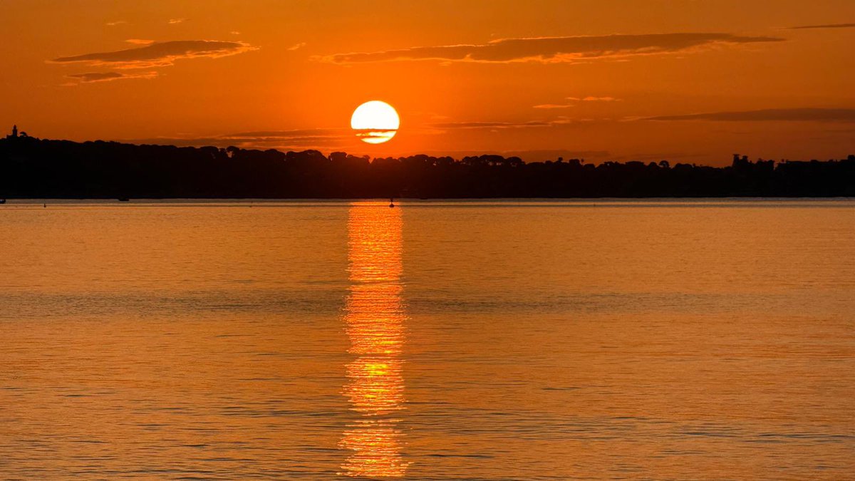 ReneTombarel's tweet image. Le lever du soleil ce matin au mouré rouge #cannes #CotedAzurFrance merci Anne Marie Jeminet-Ressort