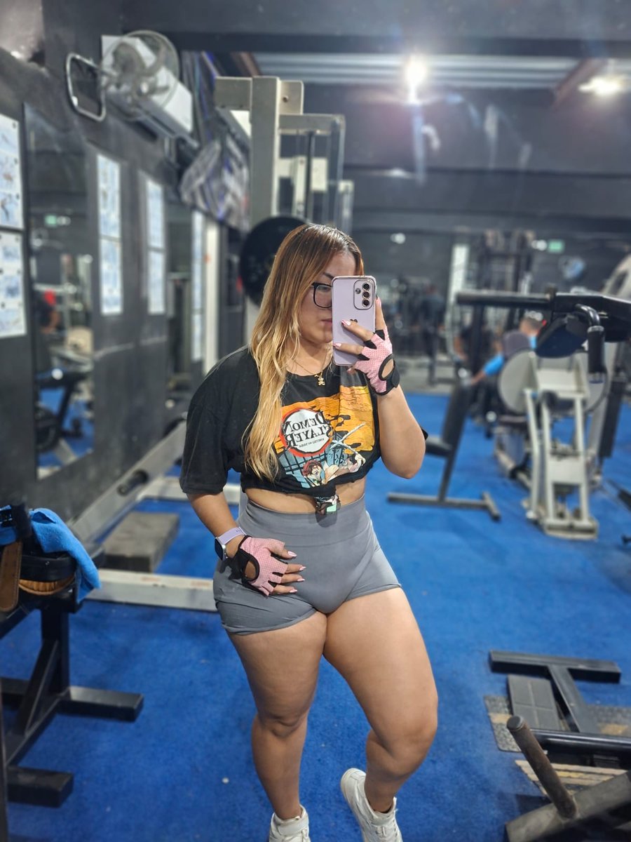 WendyMoreno06's tweet image. Bonita noche y noche hermosa y 💕 😘 ♥️ 😘 

#gym 
#culonasincreíbles