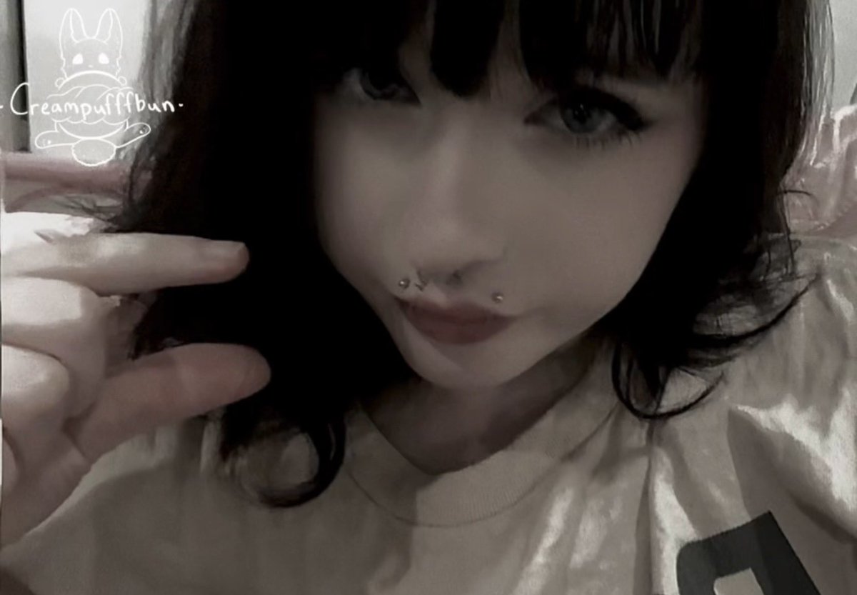 Creampufffbun's tweet image. Time wasters are the actual fucking worst 

How tf are you going to message me and tell me you want to pay for something from my menu and then not pay it, making me take the time to respond to you about every detail of content that you don’t even intend to fucking purchase!