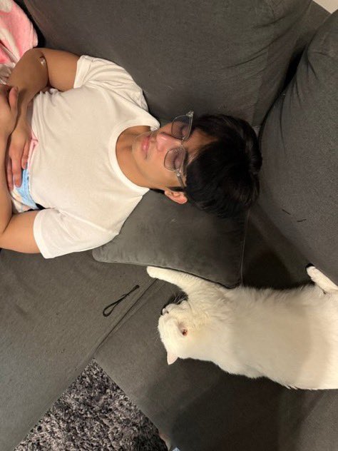 คุณครัวซองต์ของน้องมิกซิวค่ะ | YILOVEY tweet media