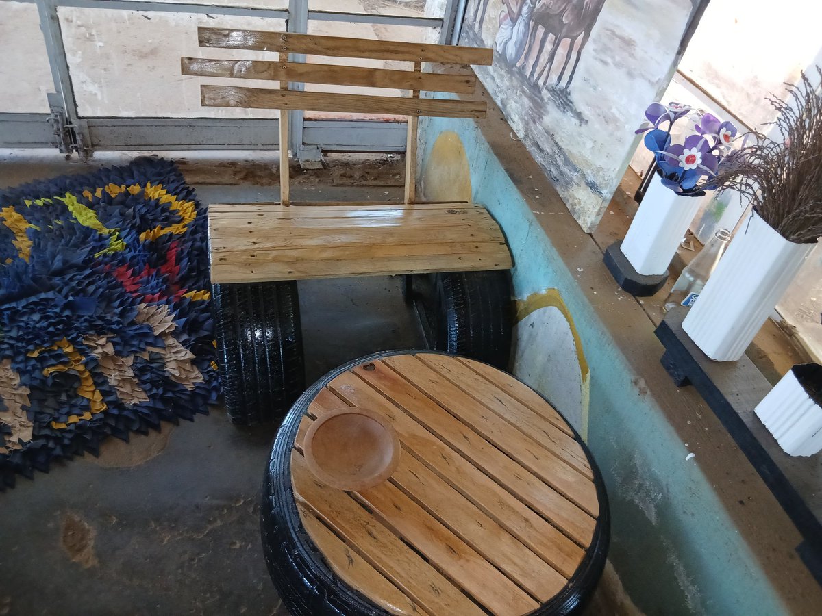 Bernadette1751's tweet image. Innovation meets sustainability in a handmade seating design.
#LocalArt