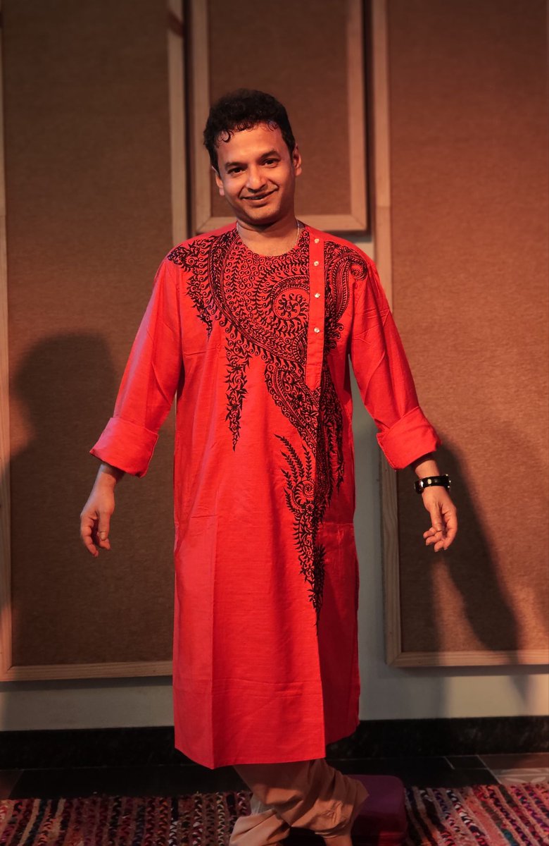 MayookhBhaumik's tweet image. Taal and Life are both cycles, so one ending only marks another beginning…

Shubho Naboborsho 🙏🙏🙏

Kurta gifted to me &amp;amp; Photo clicked by Prantik Mukherjee
.
.
.
#shubhonoboborsho #noboborsho #mayookh #mayookhbhaumik #mayookhquotes 

[Bengali New Year, Mayookh Bhaumik]