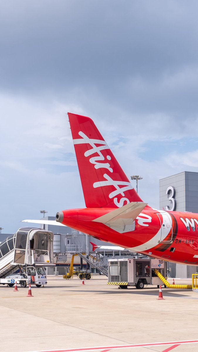 VelanaAirport's tweet photo. Every tail has a story, where will it take you next? https://t.co/6Wbsi2VWbZ
