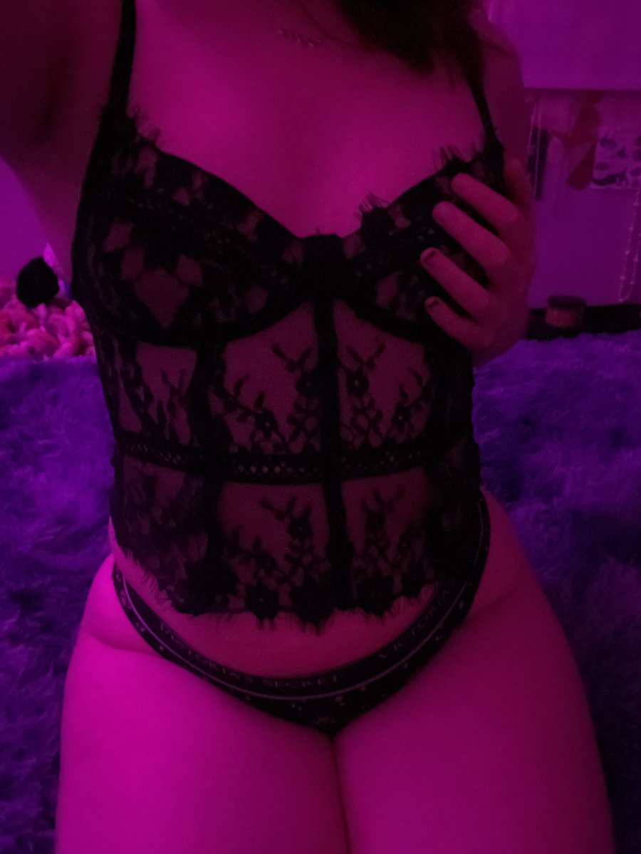 𝔢𝔩𝔩𝔦𝔢 tweet media