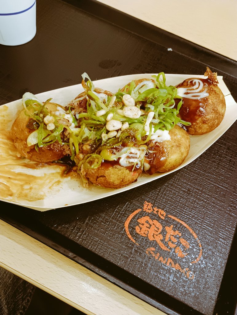 #なぎの仕様書
銀だこにて
九条ネギたこ焼き販売中
ナギさんにロイヤリティーがありますように🤑