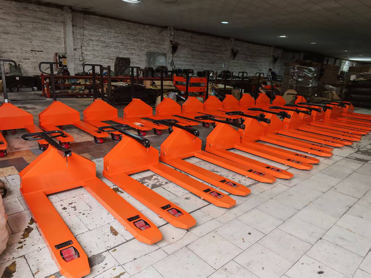 matta_yang's tweet image. Direct from Guangdong NEUNE: Heavy-duty 5-ton pallet trucks built to last. Industrial grade, factory price.

#FactoryDirect #PalletTruck

Contact: Mr. Matta Yang
WhatsApp: +86 137 1291 2086
E-mail: neune_matta@neunepusi.com
Web: gdniulilogistics.com

#5tpallettruck