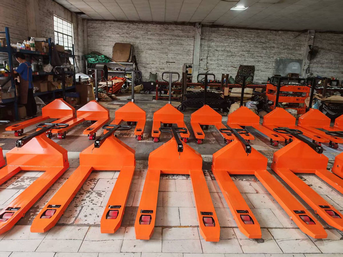 matta_yang's tweet image. Direct from Guangdong NEUNE: Heavy-duty 5-ton pallet trucks built to last. Industrial grade, factory price.

#FactoryDirect #PalletTruck

Contact: Mr. Matta Yang
WhatsApp: +86 137 1291 2086
E-mail: neune_matta@neunepusi.com
Web: gdniulilogistics.com

#5tpallettruck