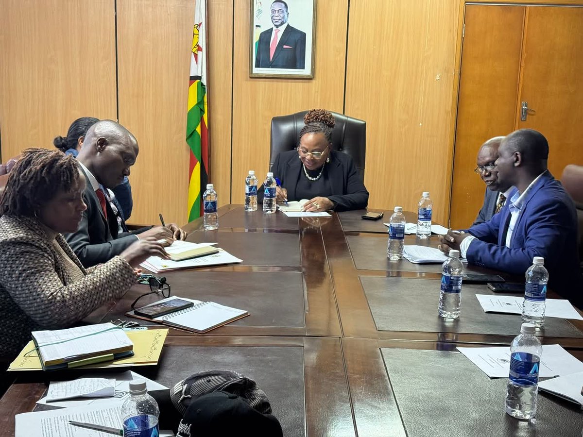 MoWACSMED's tweet image. #MSMEs #Vision2030 #development

The Honourable Minister Monica Mutsvangwa this afternoon hosted the Zimbabwe National Chamber of SMEs for a practical, solutions-driven engagement, with both parties reaffirming their commitment to sustained dialogue and strengthened collaboration