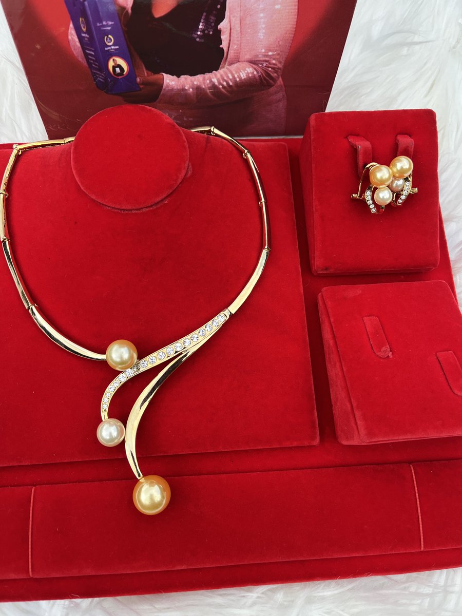 Beauty Necklace Set 
Available 
#40,000
Non Tarnish