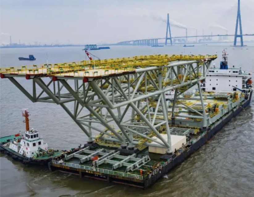 WorldCargoNews's tweet image. ⚫ 🔴 ZPMC delivers wind turbine blade racks: tinyurl.com/ym4mrzb4 
#ZPMC 
#OffshoreWind #ProjectCargo #HaeavyLift #WindPower #CargoHandling #WorldCargoNews