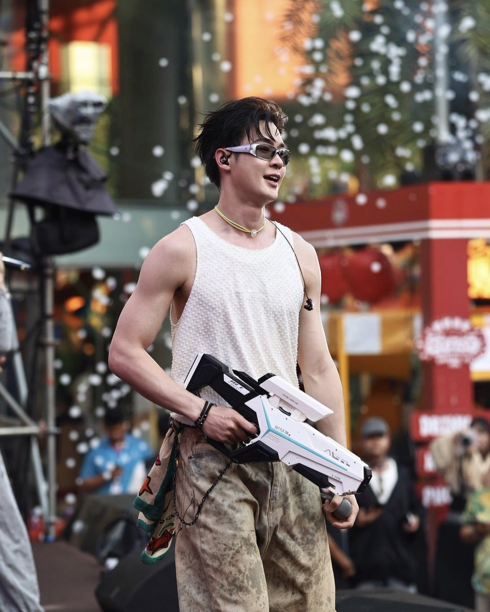 •BŁ' • tweet media