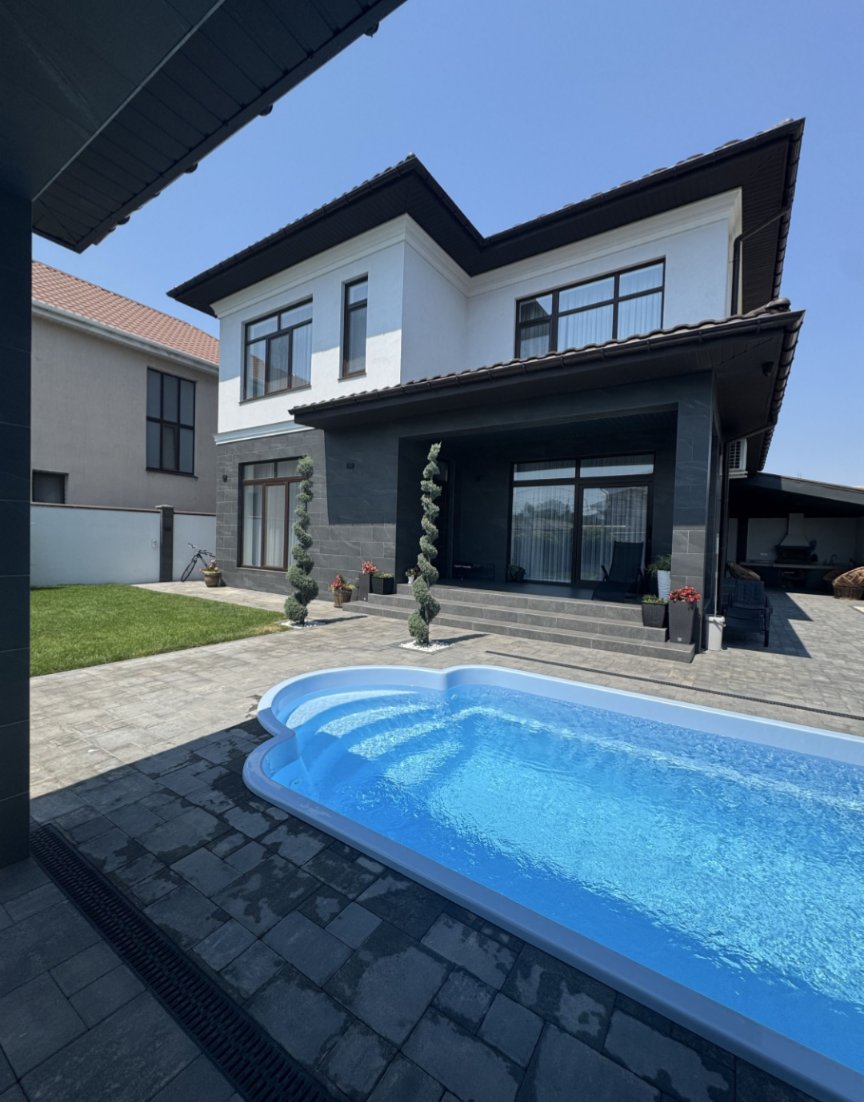 цікаво, чи є люди, які не хочуть жити в якомусь такому будинку? (ті хто вже живуть не рахується)