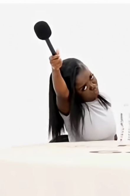 NANOU 👄 tweet media