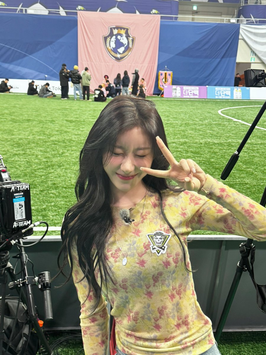[ #골때리는그녀들 ]
깃털 언니 응원하러 간 솜털 채령이 ⚽
오늘 밤 9시, SBS에서 만나요!

#ITZY #MIDZY <a href="/ITZYofficial/">ITZY</a>
#CHAERYEONG #채령