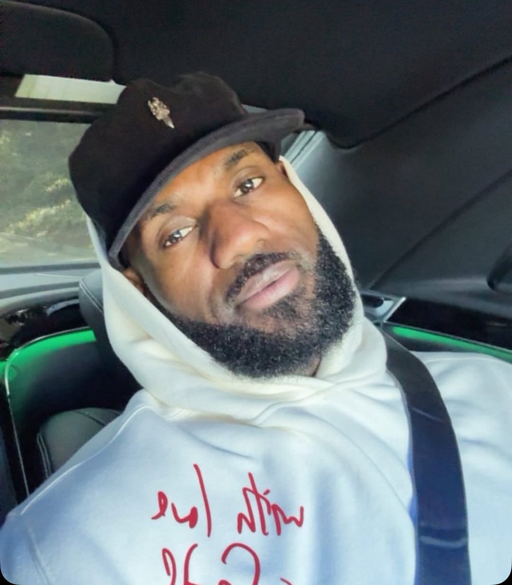 Michael Best 🎯 tweet media