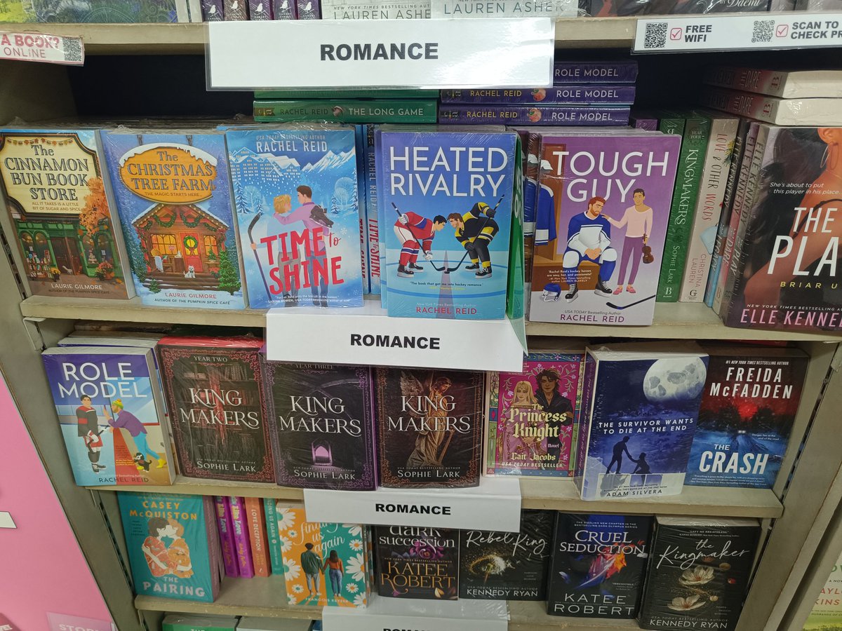 raepjin's tweet photo. I was so tempted to buy but btch they're 899 ea 😅 https://t.co/LVjn1zrwQe